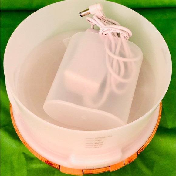 Essential oil diffuser ! - Picture 6 of 6